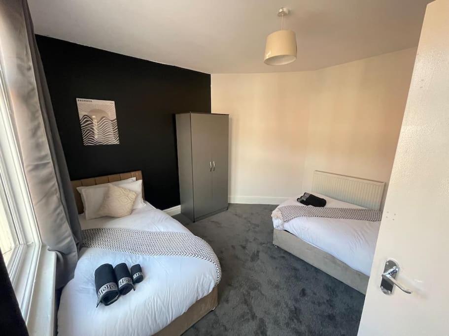 30 Percent Off Weekly Stays - 6 Bedroom House - 11 Beds Блэкпул Экстерьер фото