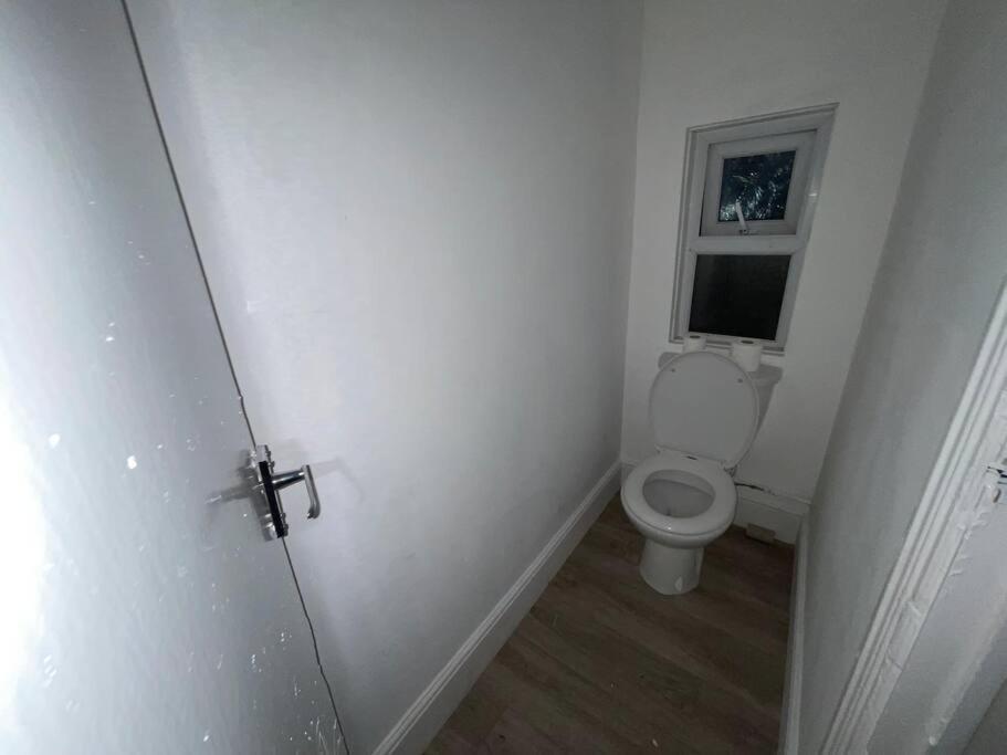 30 Percent Off Weekly Stays - 6 Bedroom House - 11 Beds Блэкпул Экстерьер фото