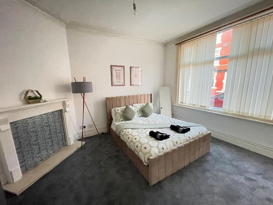 30 Percent Off Weekly Stays - 6 Bedroom House - 11 Beds Блэкпул Экстерьер фото