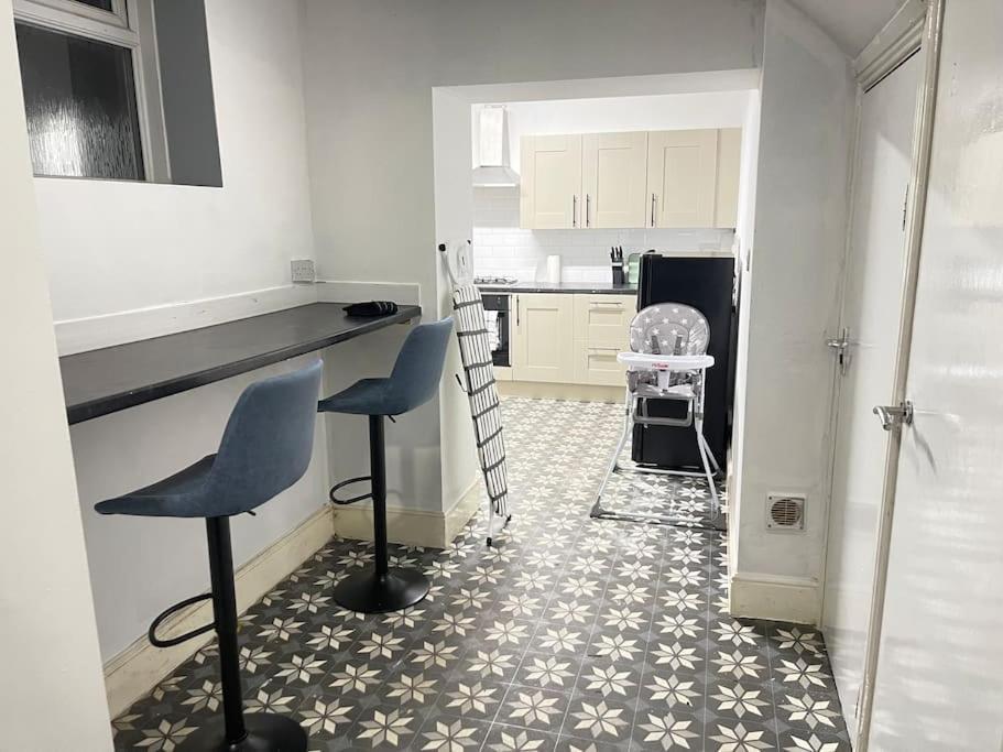 30 Percent Off Weekly Stays - 6 Bedroom House - 11 Beds Блэкпул Экстерьер фото